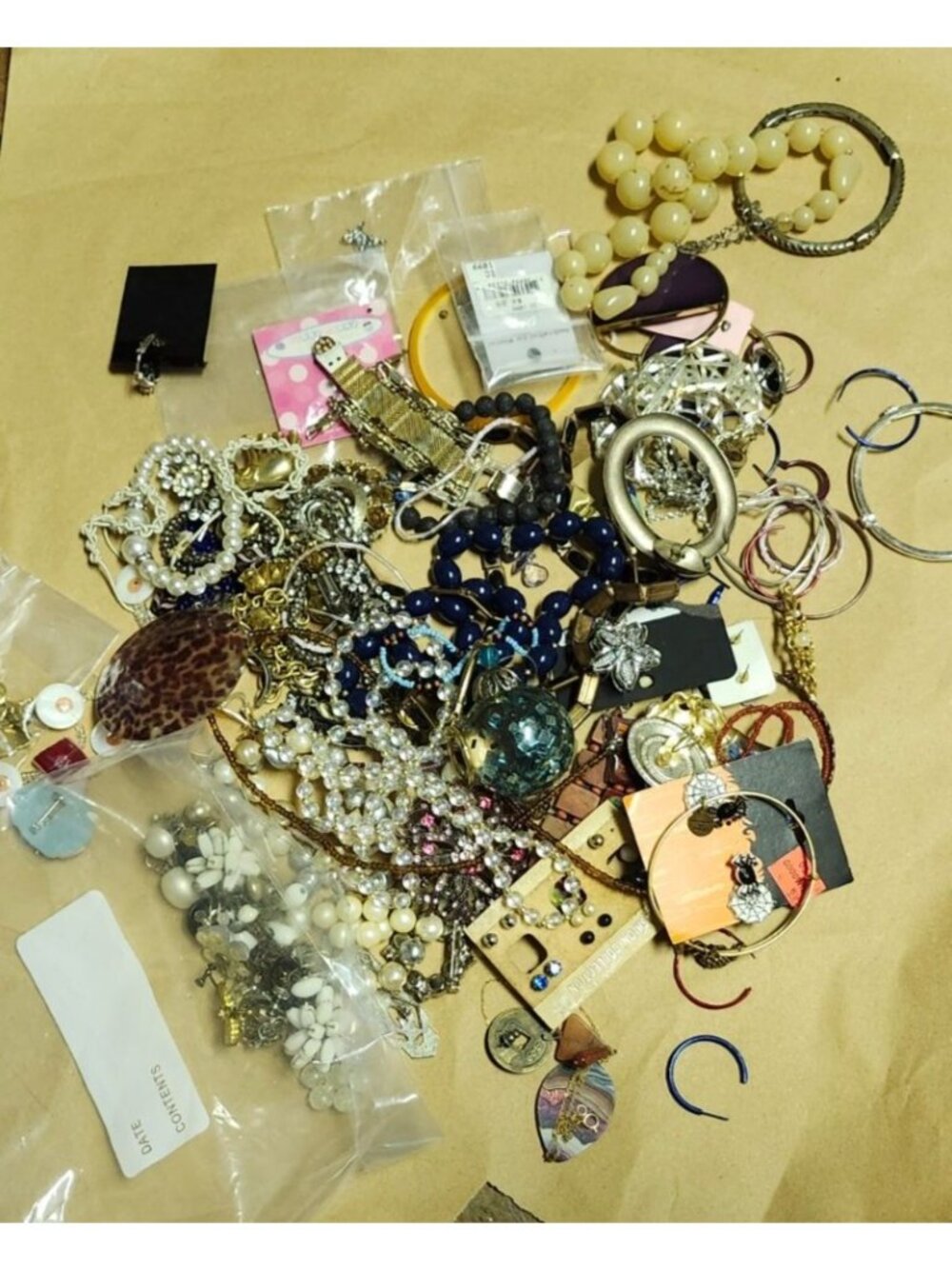 Large Lot Of Vintage To Modern Craft & Wearable Jewelry Mix - 7 Lbs - Picture 3 of 5